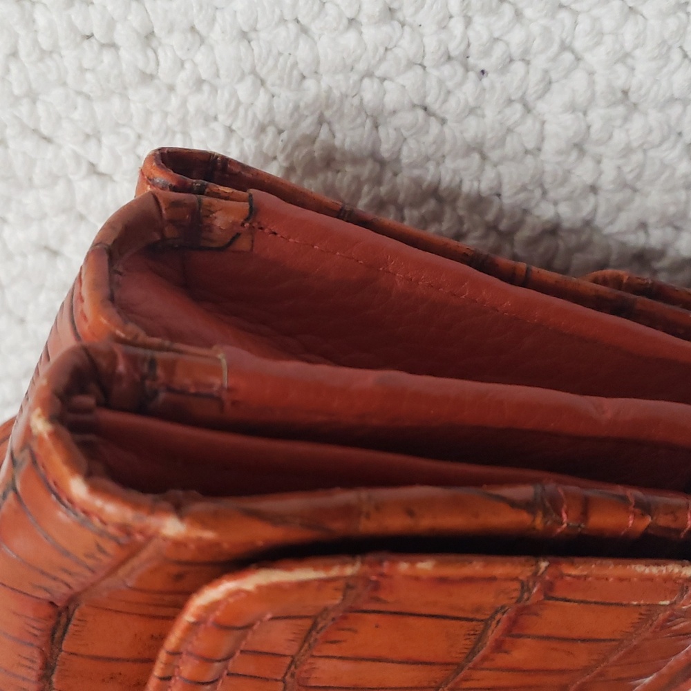 BRIGHTON ORANGE CROCODILE PATTERN CROSSBODY BAG - Picture 14 of 16